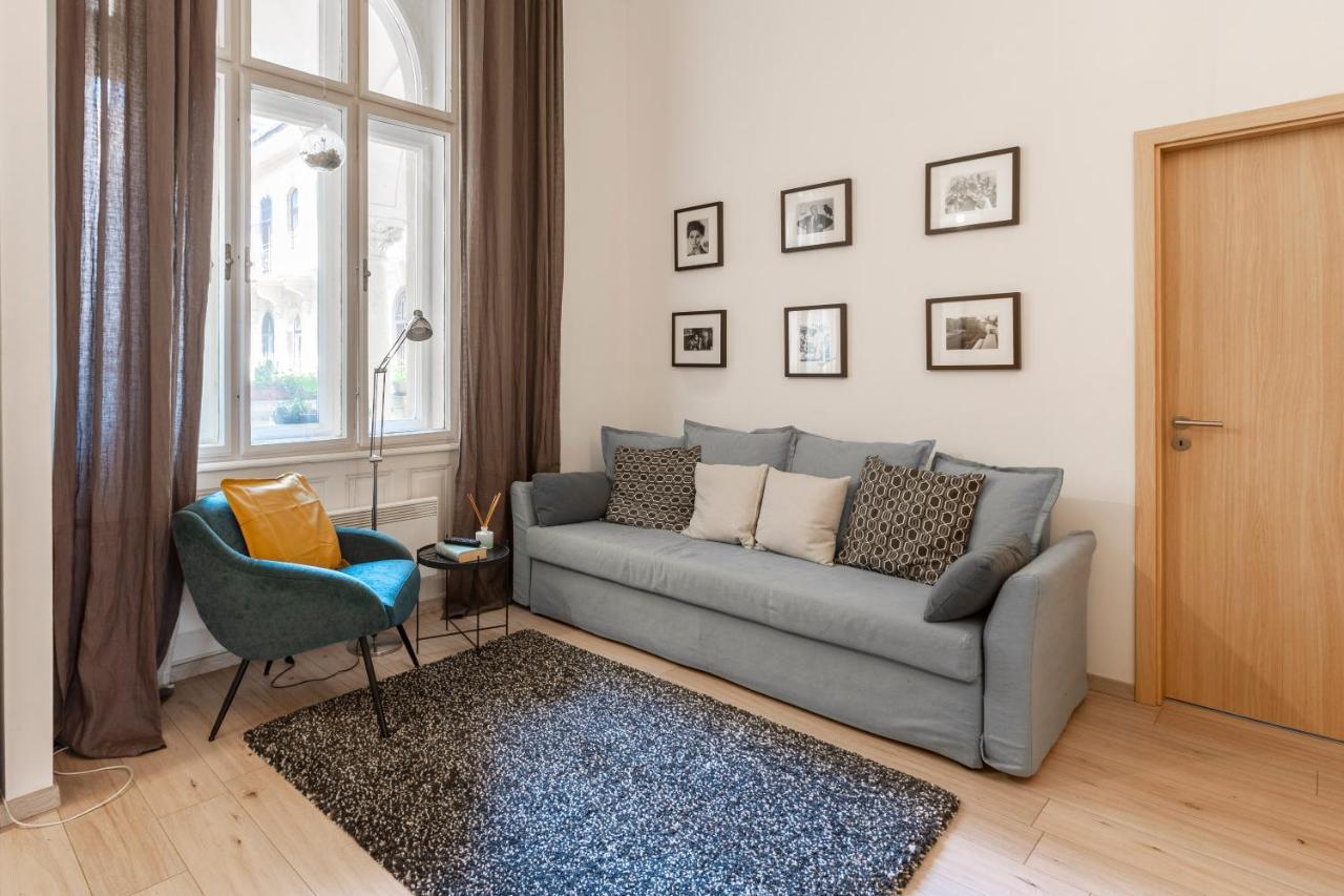 Deluxe Downtown Home By Elisabeth Budapest Exterior photo