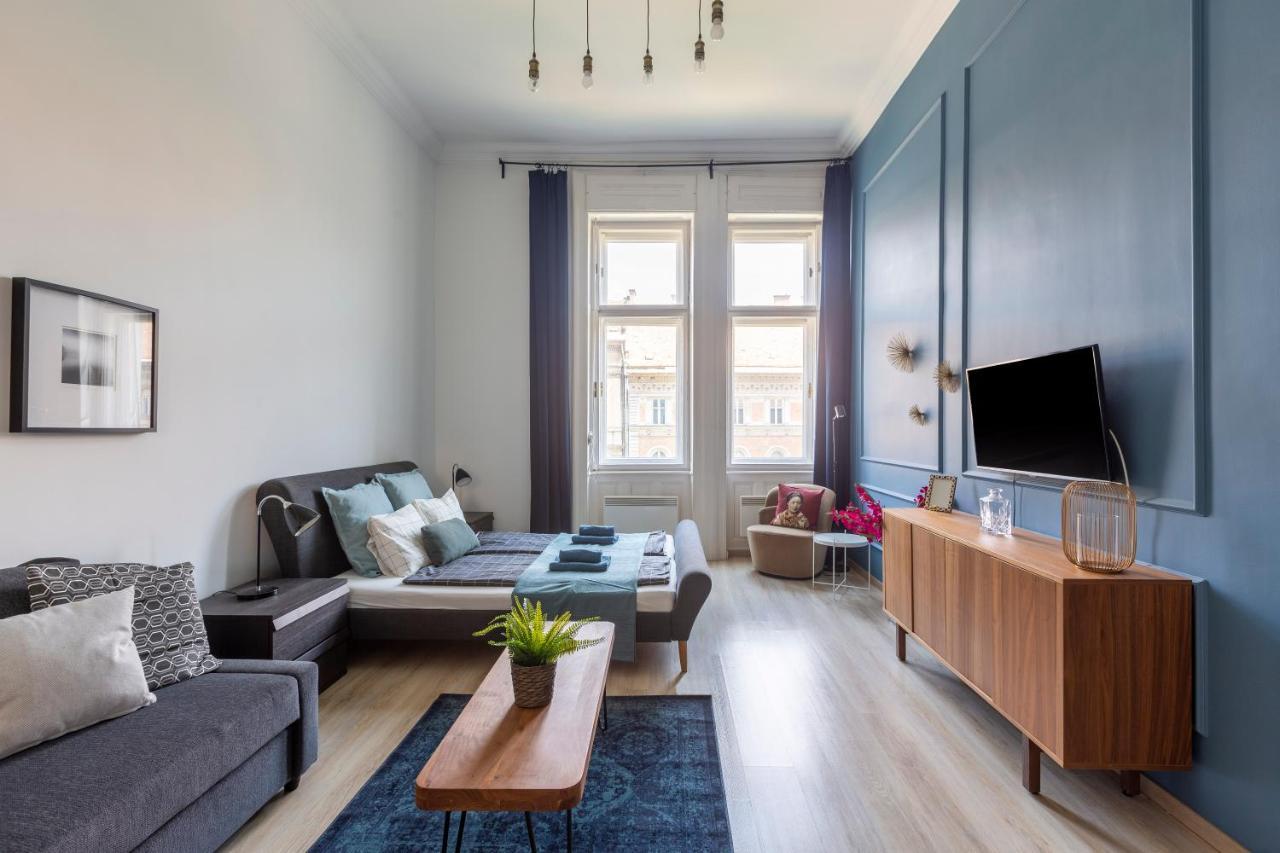 Deluxe Downtown Home By Elisabeth Budapest Exterior photo
